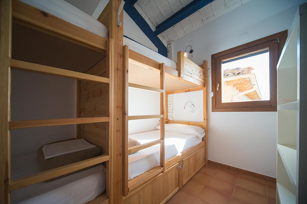 Crux Albergue Adahuesca Exterior foto